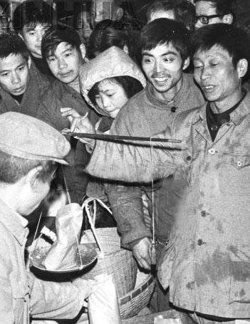 中国第一商贩年广久在1984:邓小平出手救傻