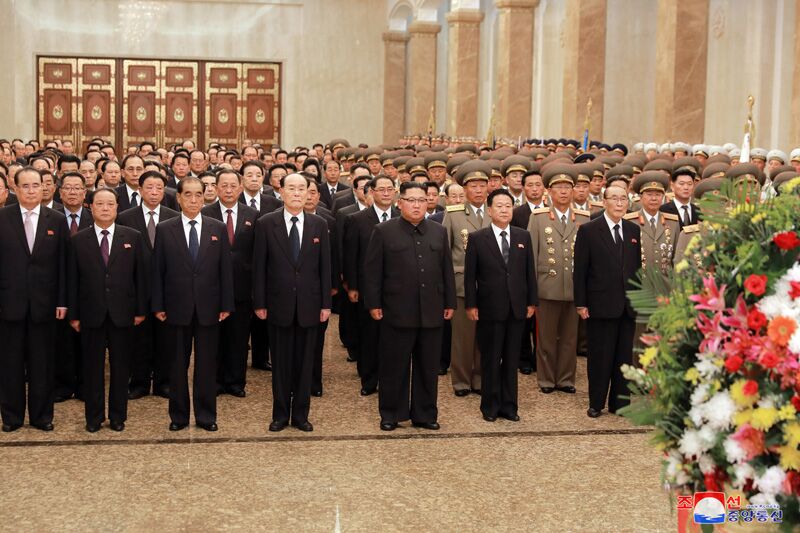 朝鲜建国70周年纪念日 金正恩赴太阳宫悼念先人