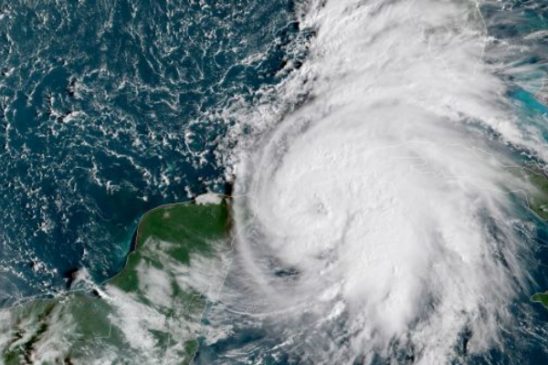 史上最强飓风即刻登陆美国佛州 居民被警告没时间逃了