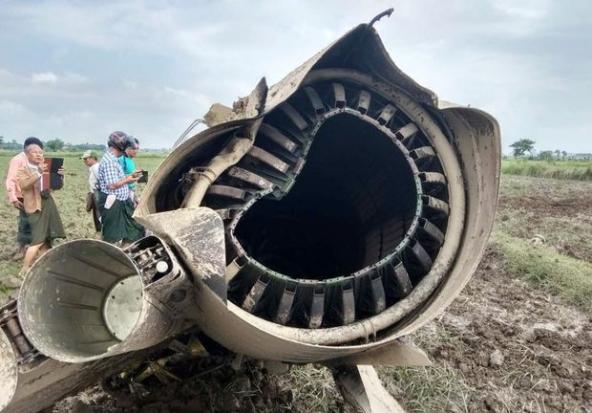 缅甸2架战斗机坠毁 2名飞行员及1名女童丧生(图)