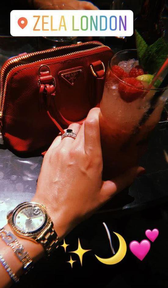 C罗被曝向乔治娜求婚成功 两人即将举行婚礼