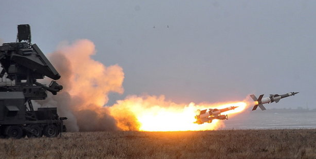 现场曝光！乌克兰向黑海空域试射8枚巡航导弹