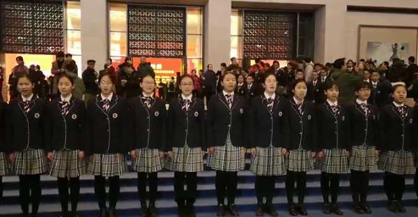 感动！300名中学生在国博唱响《歌唱祖国》