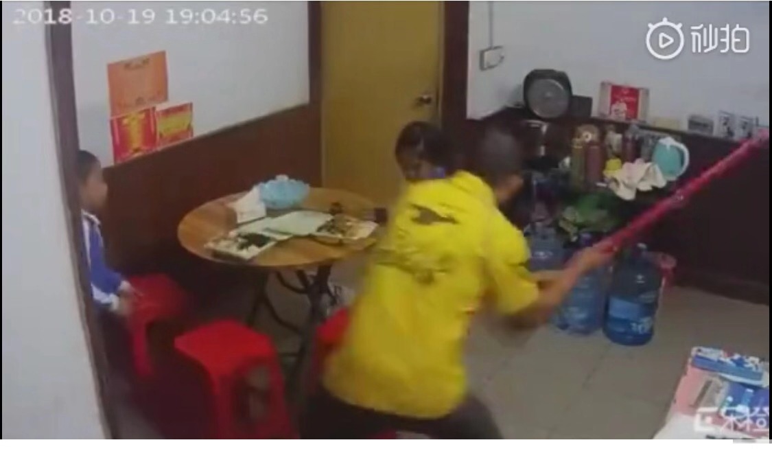 女童疑遭美团前员工及一成年女子虐待 深圳警方介入调查