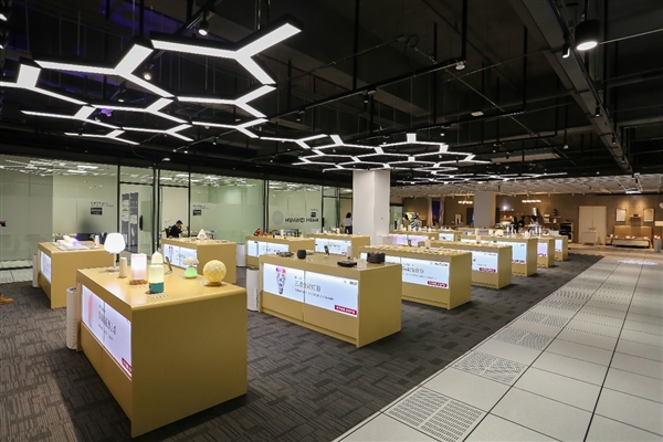 华为IoT方舟实验室首次公开：1000平米全球最大