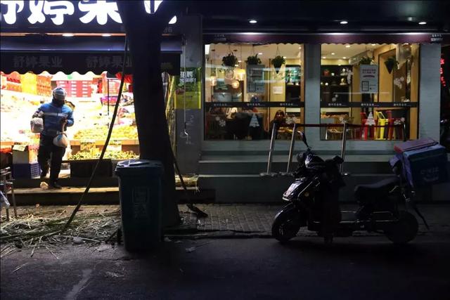 外卖骑手的跨年夜