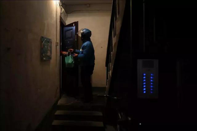 外卖骑手的跨年夜