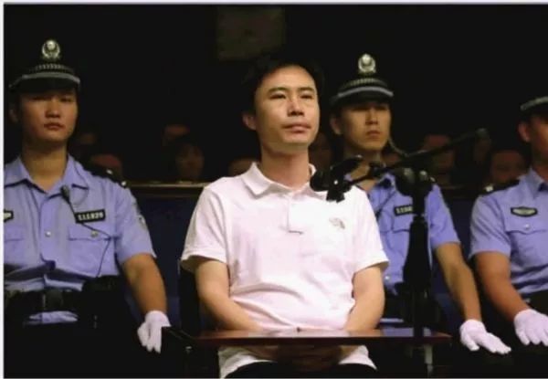 鸵鸟王欣：奔跑，跌倒，奔跑