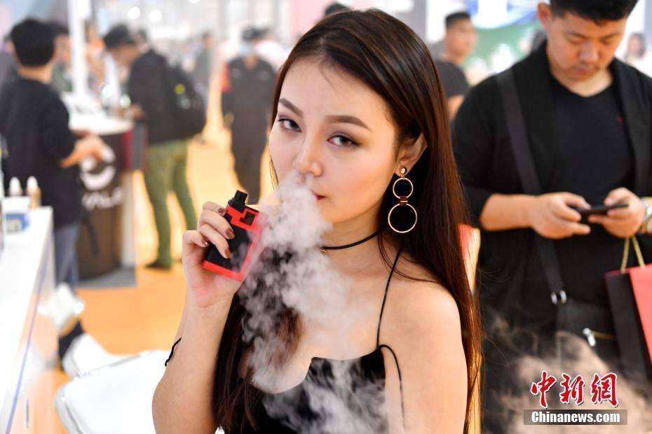 香港将修例禁电子烟 违者最高罚5万港元及监禁半年