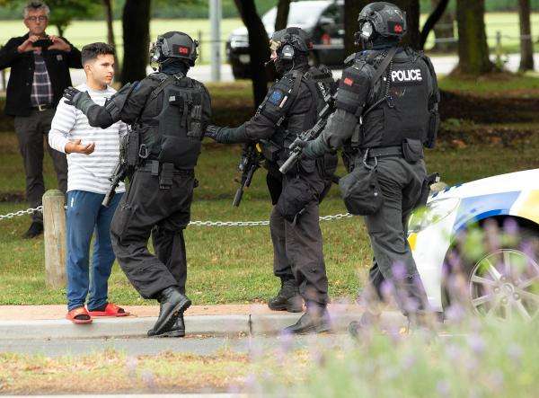 从新西兰屠杀直播看“社交媒体之罪” 去除网络“污垢”为何难？