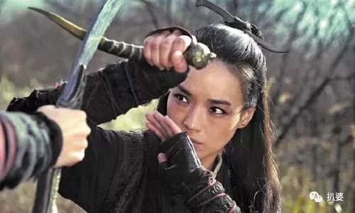 王家卫两大金字招牌：张震和梁朝伟，谁比谁更缺钱？