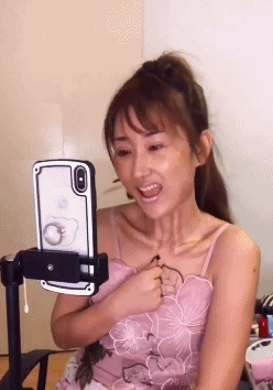 被网红滤镜毁掉的中国女孩