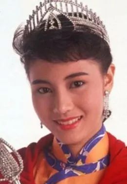 豪门儿媳李嘉欣：一个月200万生活费，是不是活得挺惨的？