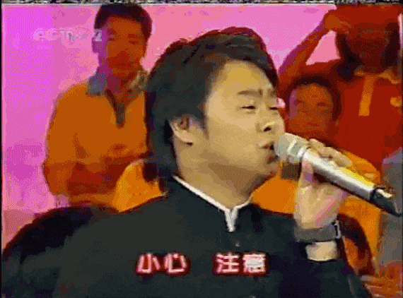 唱歌跑调表演忘词，10年前的赵薇水平这么差？