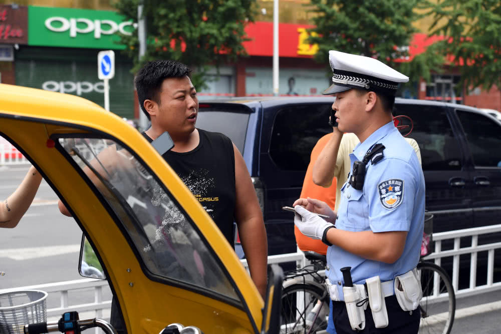 快递员、外卖小哥交通违法 北京交警将直接向企业通报