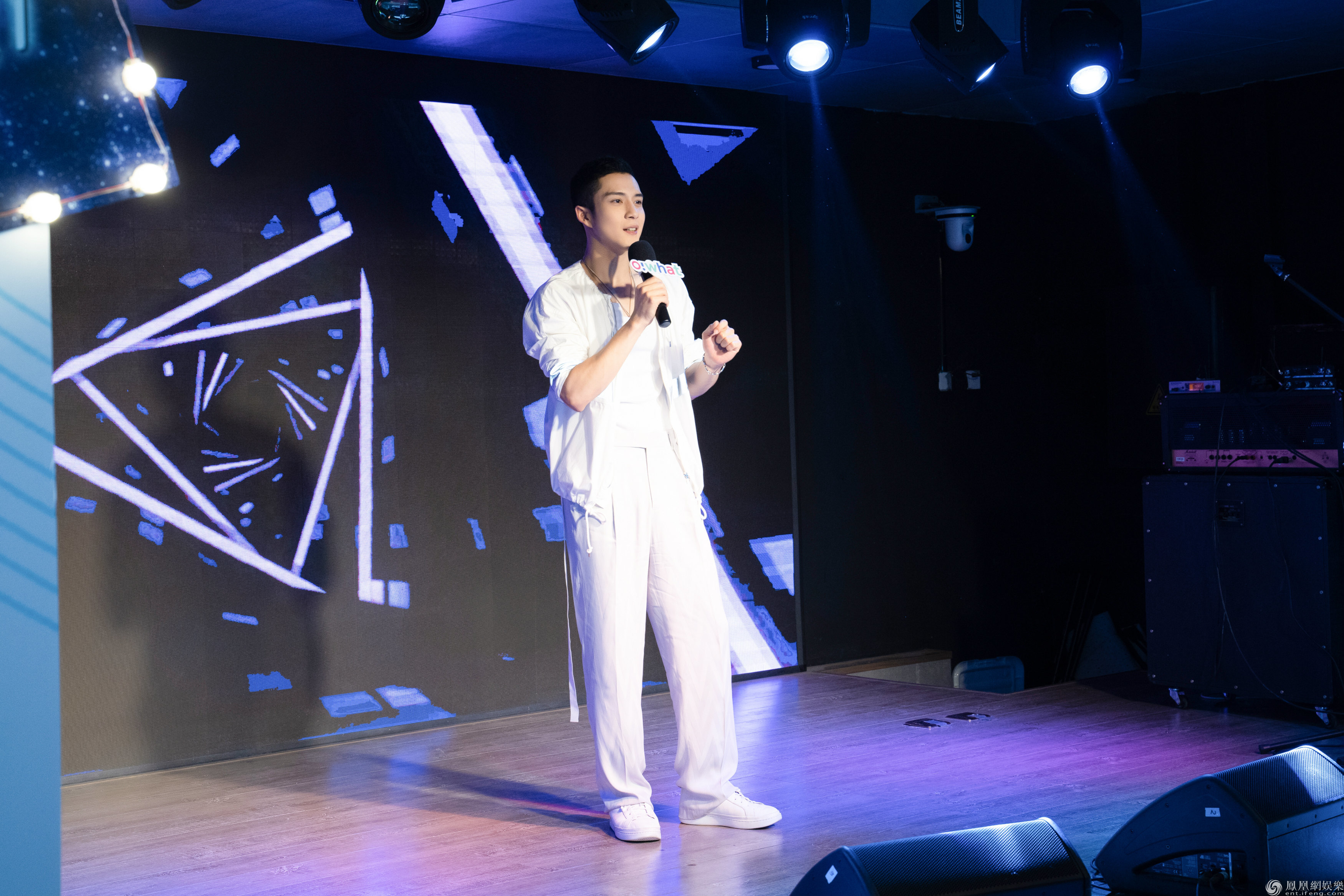 韩东君生日会玩转FreeStyle 大型蹦迪现场火热且温馨