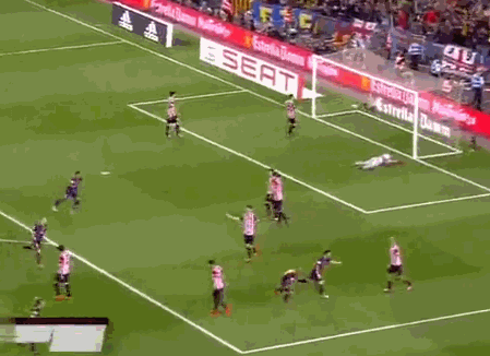 梅西背后的那个男人终於离开了