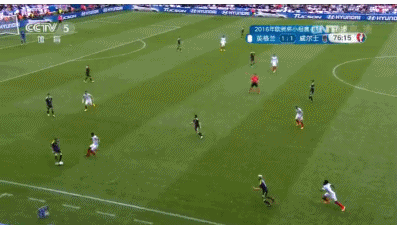 不止有贝尔!威尔士真核神停球 冰王子式过人(gif)