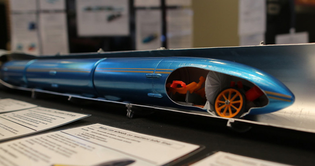 “建在水下的超级高铁“

