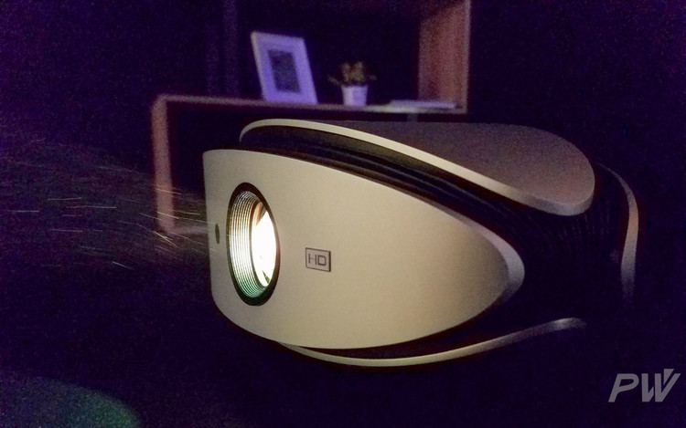 老罗发布坚果“投影仪” 要取代电视_科技频道_凤凰网