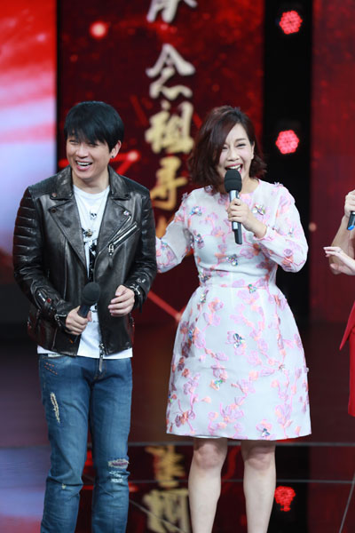王凯清唱“好久不见” 低音炮名不虚传