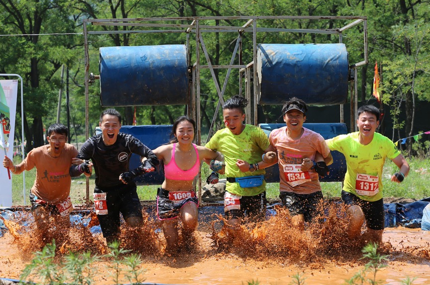 泥泞跑7月首次来到南京 体验激情酷爽穿越赛道