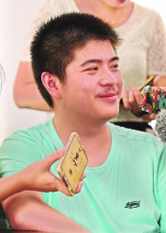 学霸何思远照