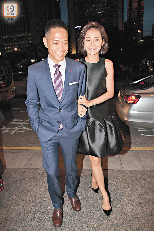 16/19杨爱瑾与老公郭永淳婚后首次出席公开活动.