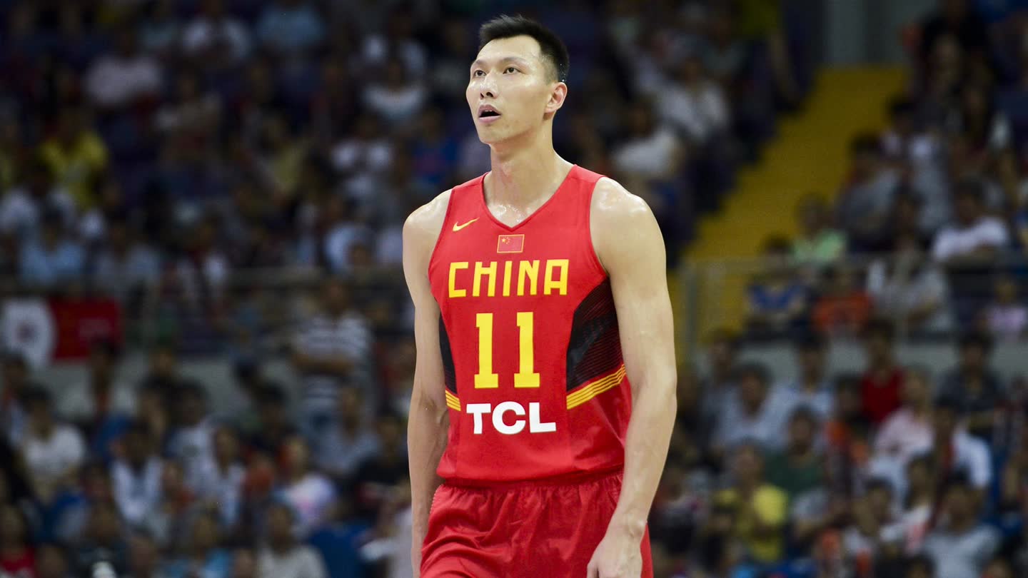 易建联凤凰体育讯 北京时间7月18日,昨晚,中国男篮在中欧对抗赛中以78