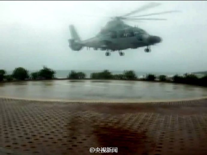 海南一孕妇台风时临盆 南海舰队直升机将其送医院(图)