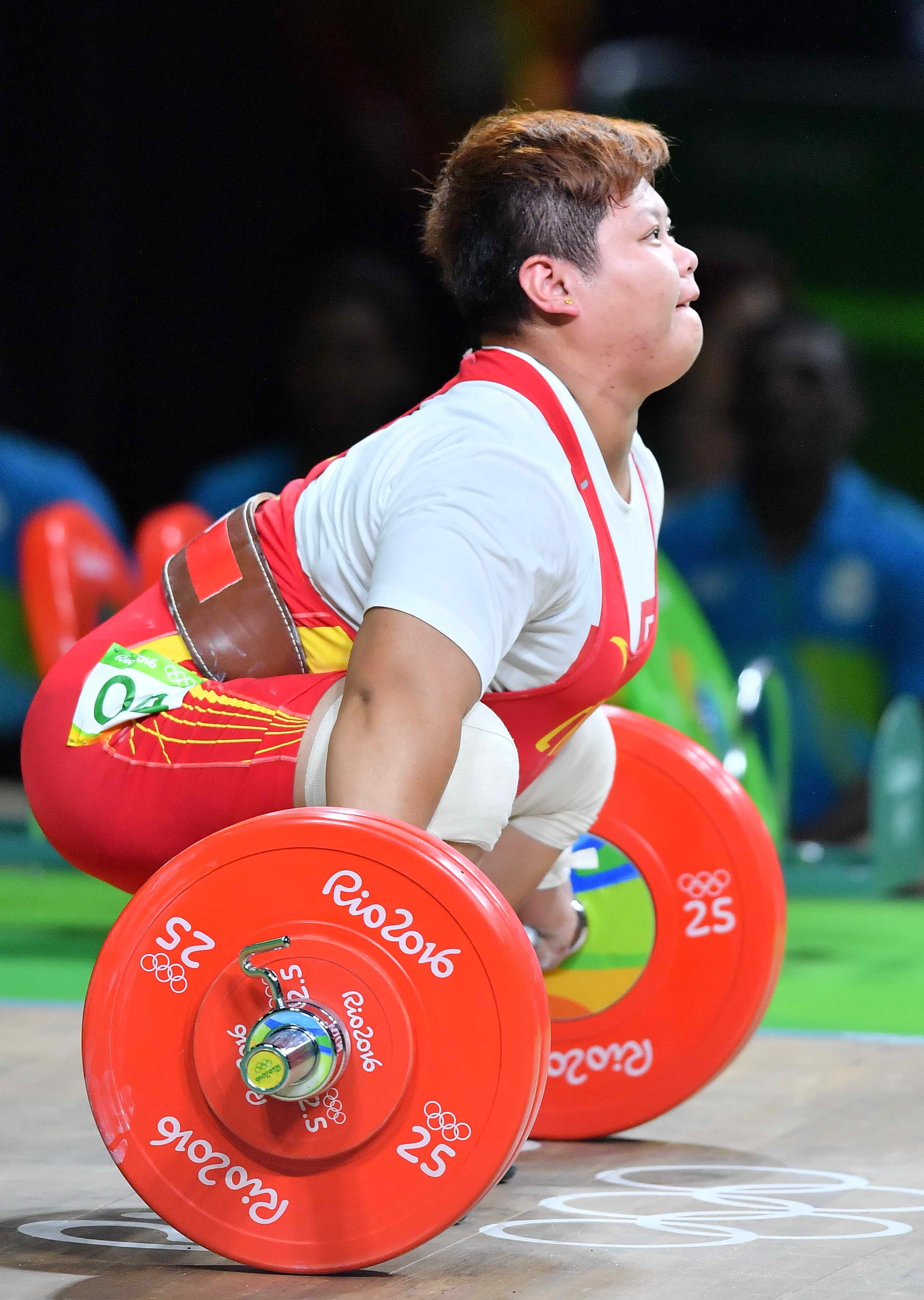 孟苏平最后的成绩是抓举130KG、挺举177KG，总成绩207KG。