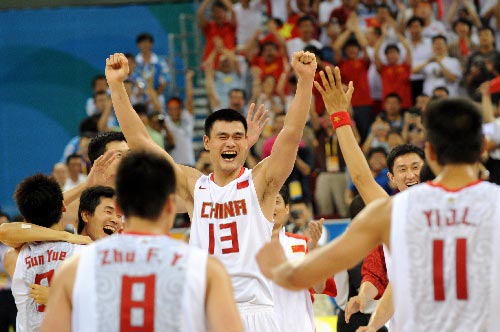 从中国菜鸟到NBA名人堂 他跨越的不止太平洋