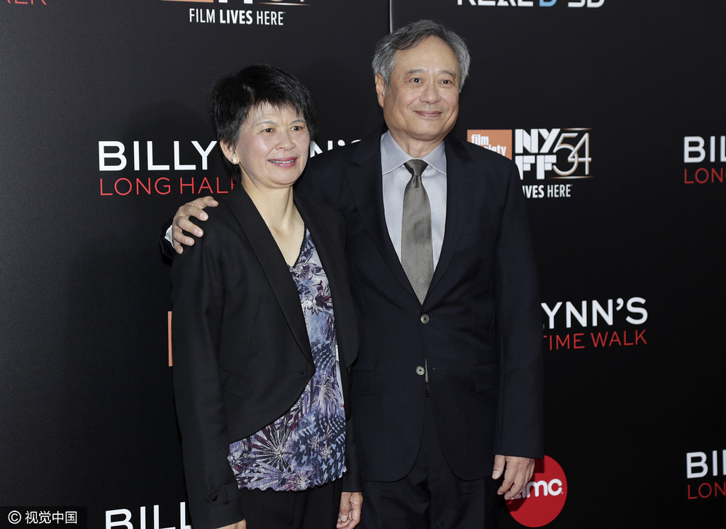 比利首映李安一家三口助阵斯图尔特桃花妆太抢镜