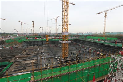 北京副中心建设现场：主体建筑预计春节前后封顶