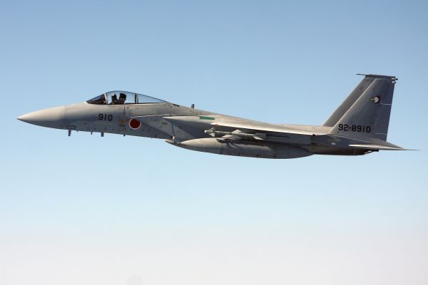 日本用火控雷达照射中国军机 中方：不专业的挑衅