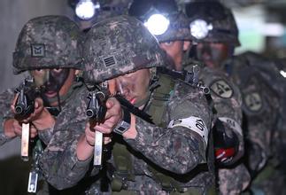 韩国陆军举行大规模渡河演习，提高“北上行军能力”