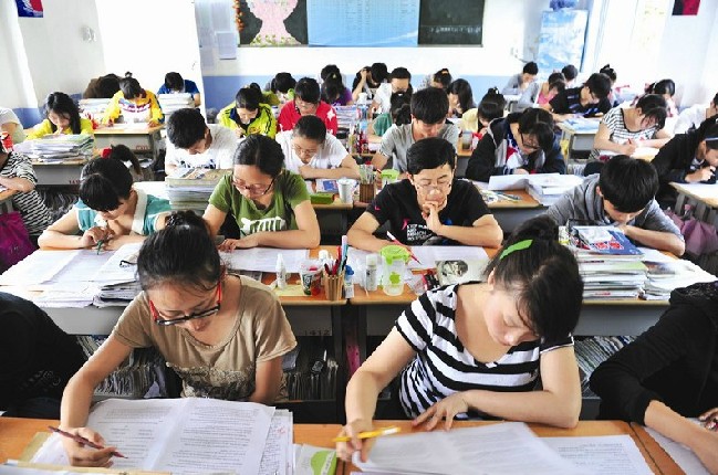 江苏：学校违规招生，500多名学生无法报名高考