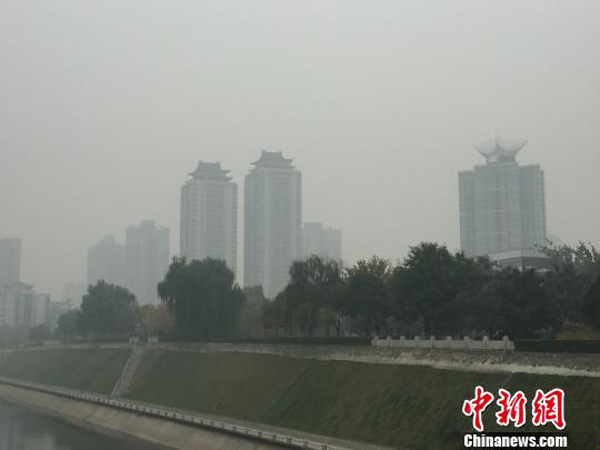 西安启动重污染Ⅱ级响应,违反限行规定车辆被