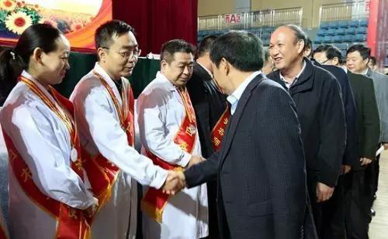 唐河县十佳白衣天使齐跃