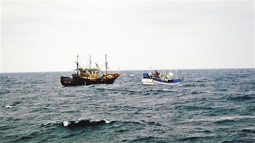 浙江外海一韩国籍渔船沉没，6人获救4人失踪