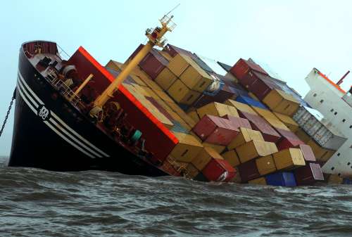 韩媒：中国商船撞韩渔船后逃逸 被韩海警截获