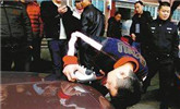 为追女神将宾利车标