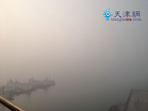 游轮受雾霾影响无法进港 两千乘客海上漂泊2天