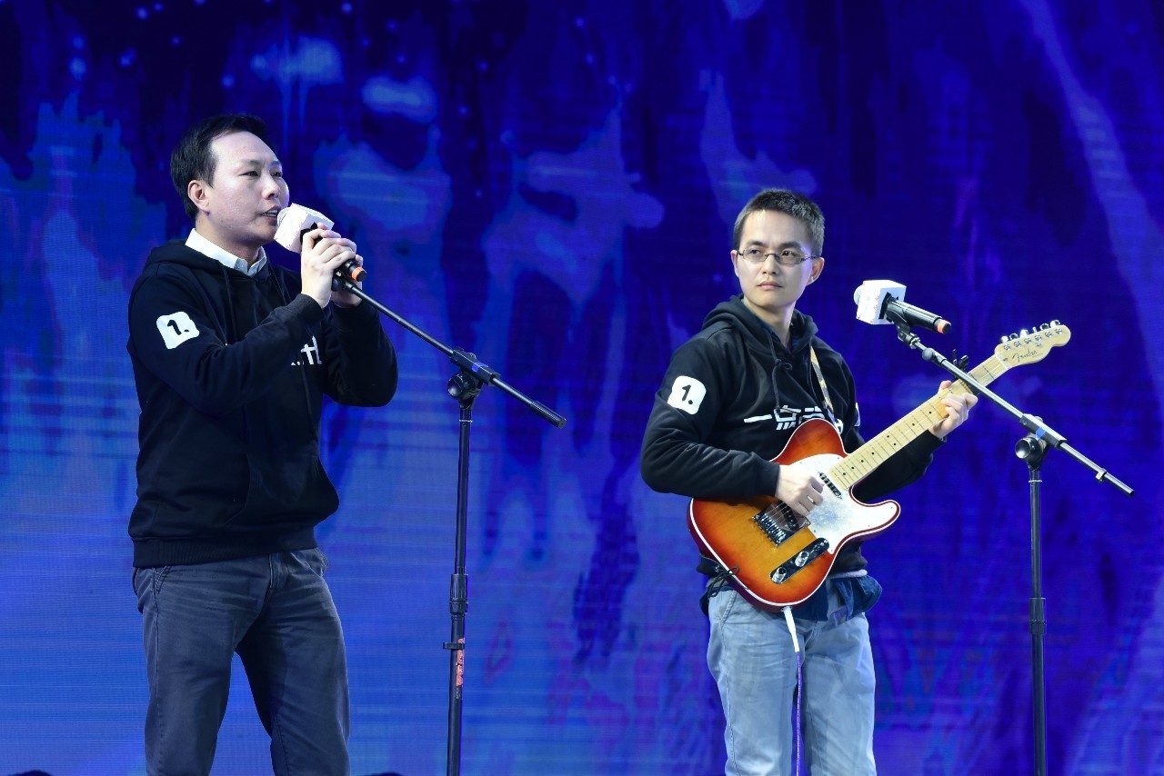 凤凰网年会嗨翻天 刘爽:暮雪朝霜,毋改英雄意气