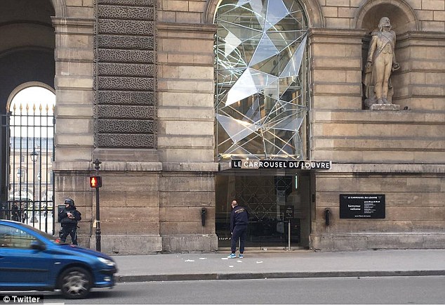 巴黎卢浮宫恐袭现场曝光 凶手高喊真主至大(组图)