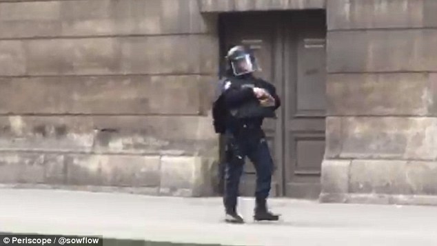 巴黎卢浮宫恐袭现场曝光 凶手高喊真主至大(组图)