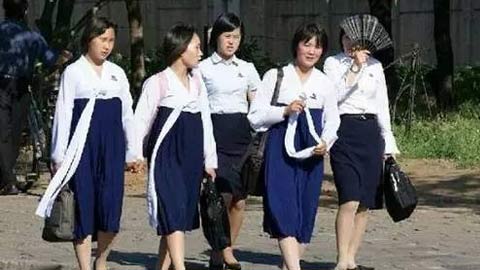 惊呆!朝鲜女人不穿裤子,这是为什么?
