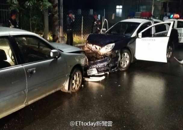 台湾：男子驾车冲撞警局 警方连开20余枪擒凶