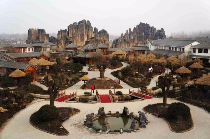 德州夏津德百温泉度假村 附:山东省国家4A级旅游景区网上公示名单 1.东营龙居黄河森林旅游区 2.烟台栖霞太虚宫景区 3.烟台蓬莱欧乐堡梦幻世界 4.济宁兖州兴隆文化园 5.济宁邹城明鲁王陵旅游区 6.泰安泰山天颐湖旅游度假区 7.威海福如东海文化园 8.临沂沂蒙马泉休闲园 9.临沂龙园休闲度假农庄 10.