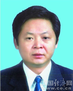 安徽原副省长杨振超受审 被控造成国家损失9亿元